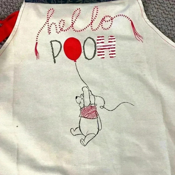 Disney Winnie the Pooh apron fits one side it’s adjustable - Picture 3 of 4